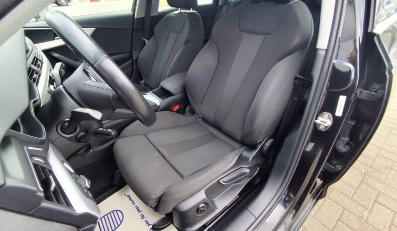 Audi A4 pilnas