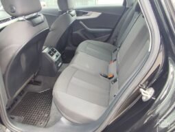 Audi A4 pilnas