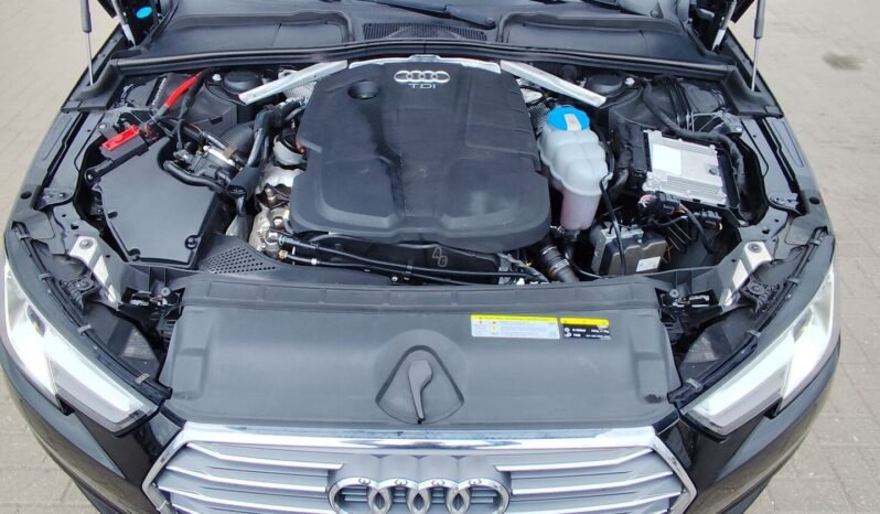 Audi A4 pilnas