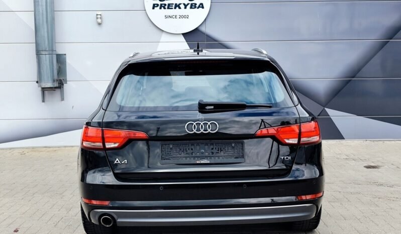 Audi A4 pilnas