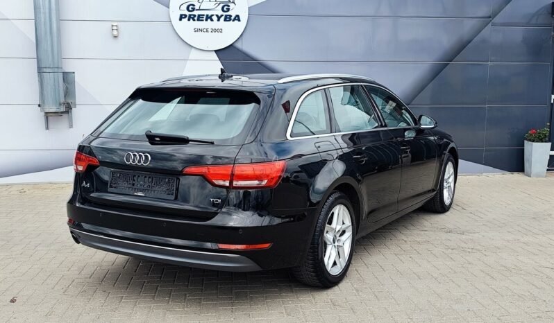 Audi A4 pilnas