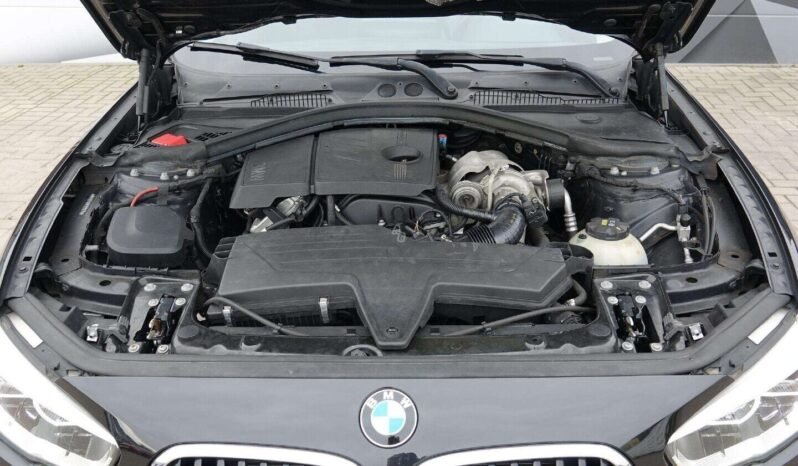 BMW 120 pilnas