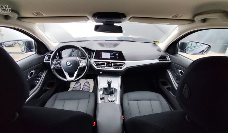 BMW 318 pilnas
