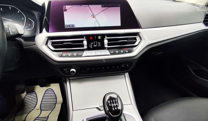 BMW 318 pilnas