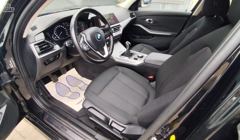 BMW 318 pilnas