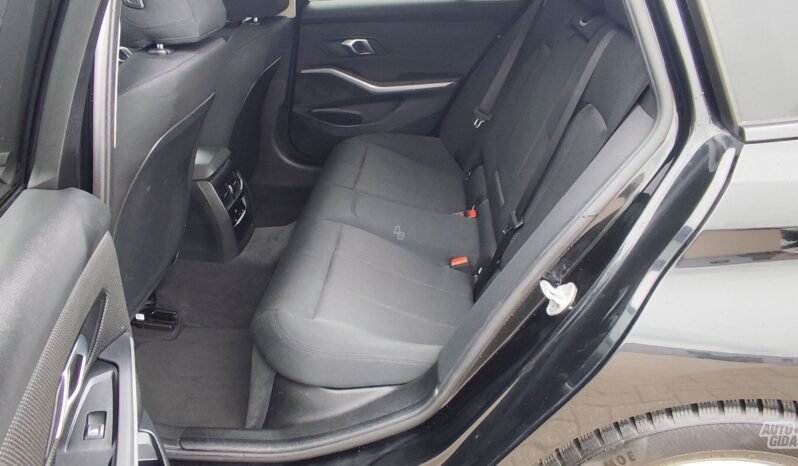 BMW 318 pilnas