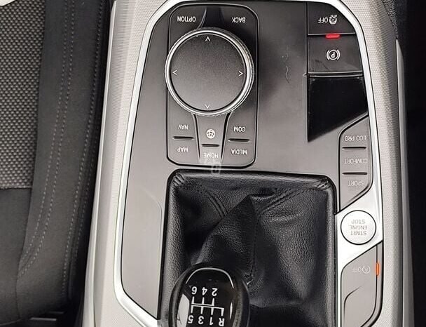 BMW 318 pilnas