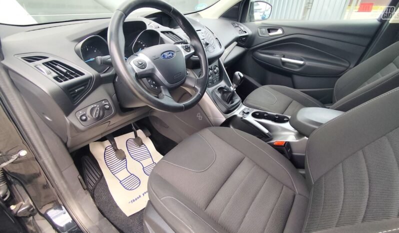 Ford Kuga pilnas