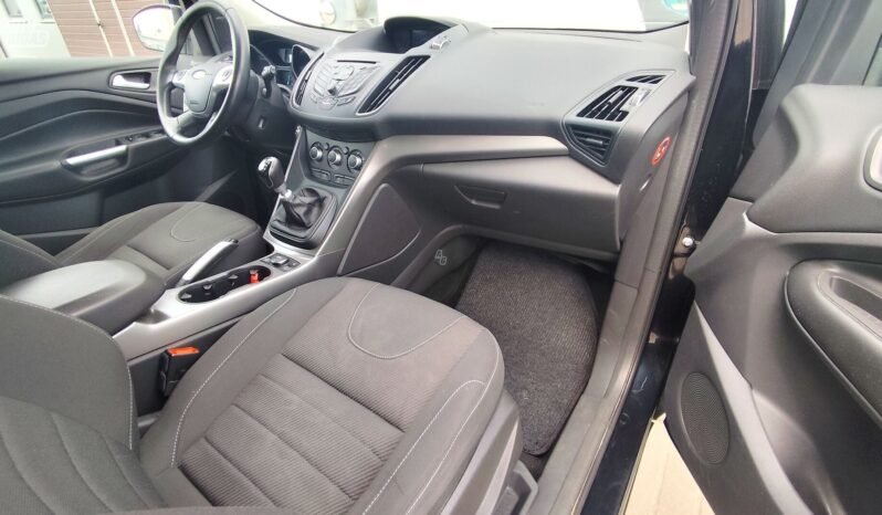 Ford Kuga pilnas