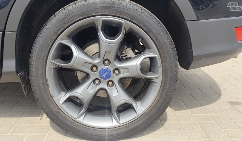 Ford Kuga pilnas