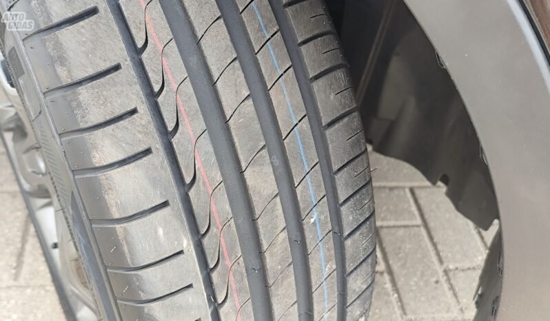 Ford Kuga pilnas