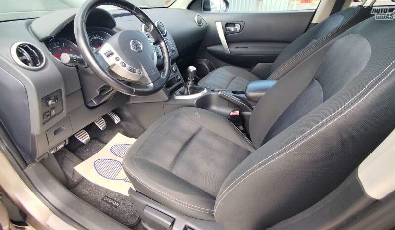 Nissan Qashqai pilnas