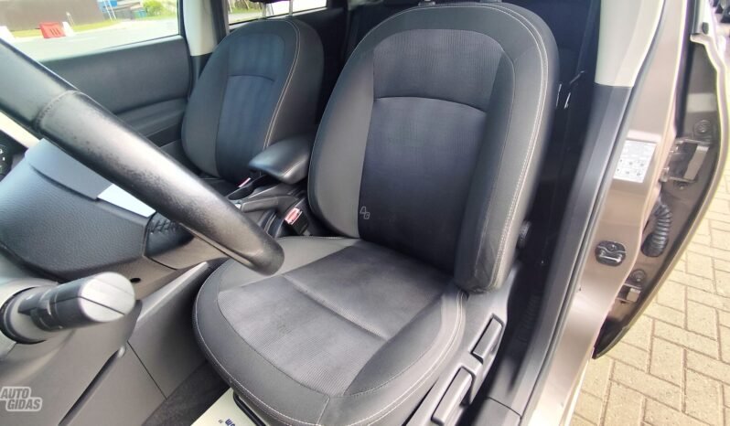 Nissan Qashqai pilnas