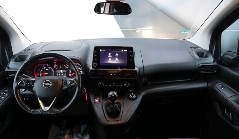 Opel Combo pilnas