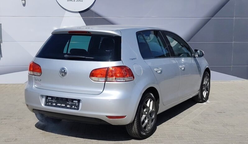 Volkswagen Golf pilnas