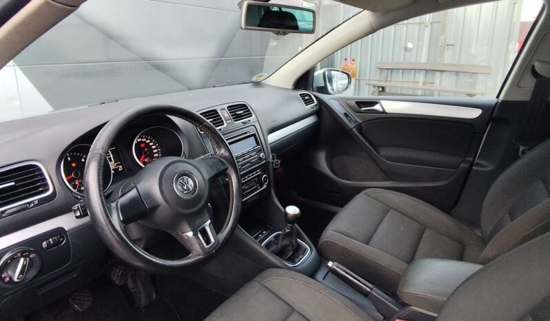 Volkswagen Golf pilnas