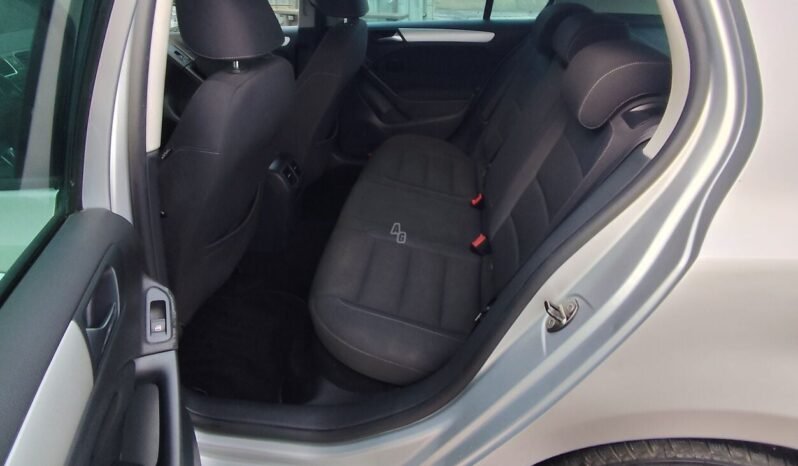 Volkswagen Golf pilnas