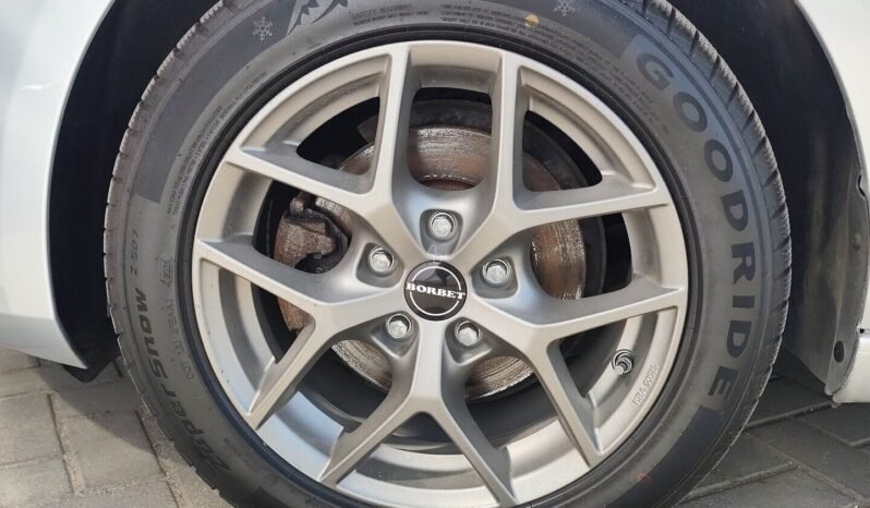 Volkswagen Golf pilnas