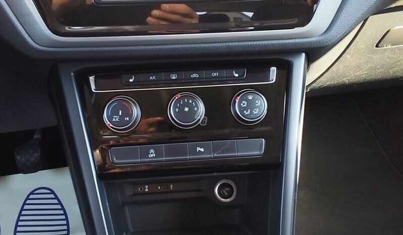 Volkswagen Touran pilnas