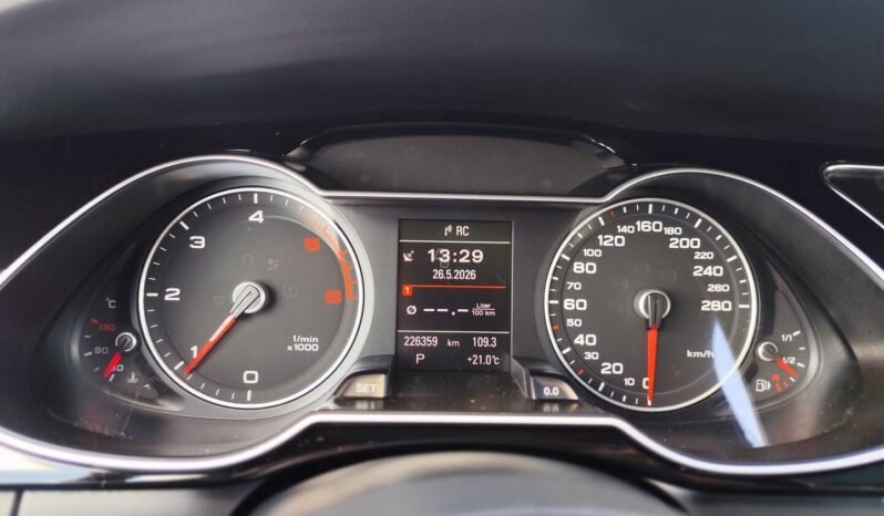 Audi A4 pilnas