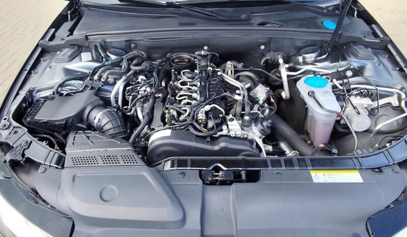 Audi A4 pilnas