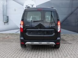 Dacia Dokker pilnas