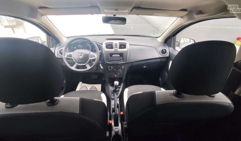 Dacia Logan pilnas