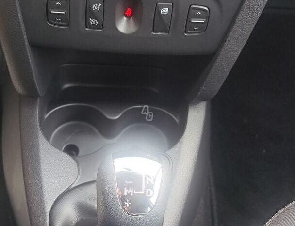 Dacia Logan pilnas