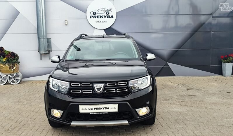 Dacia Logan pilnas