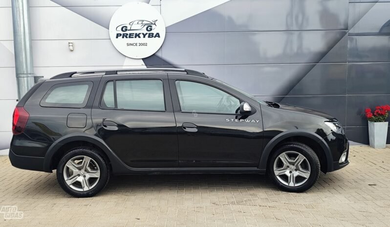 Dacia Logan pilnas