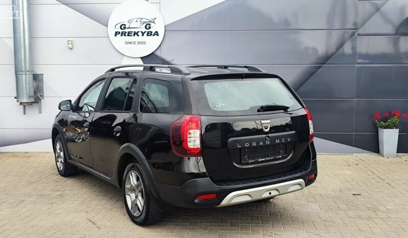 Dacia Logan pilnas