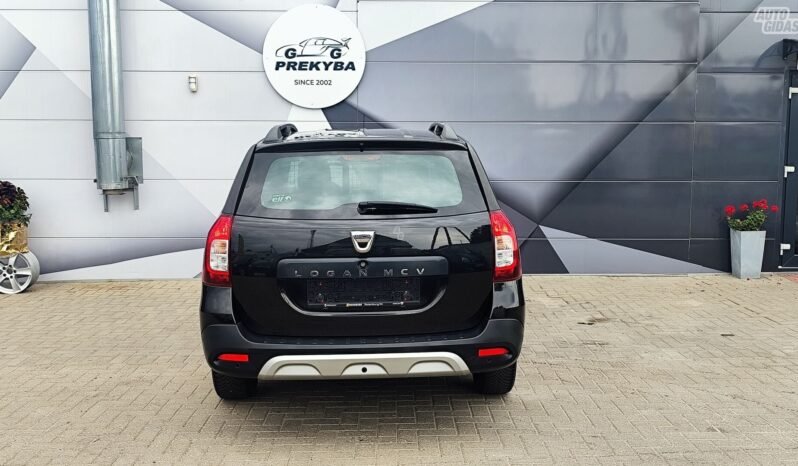 Dacia Logan pilnas