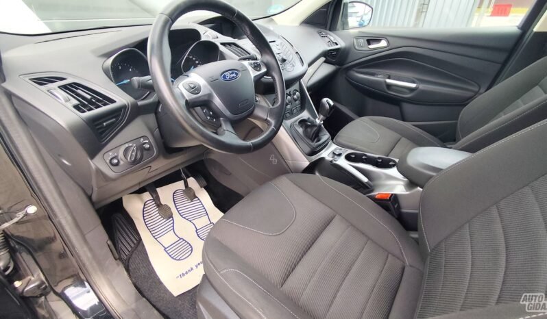 Ford Kuga pilnas