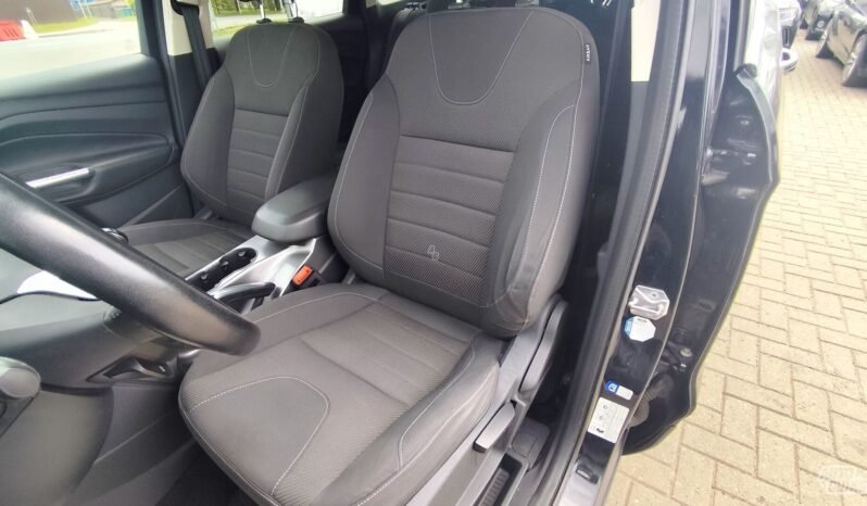 Ford Kuga pilnas