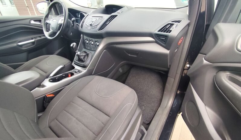 Ford Kuga pilnas