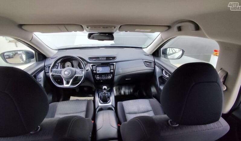 Nissan X-Trail pilnas