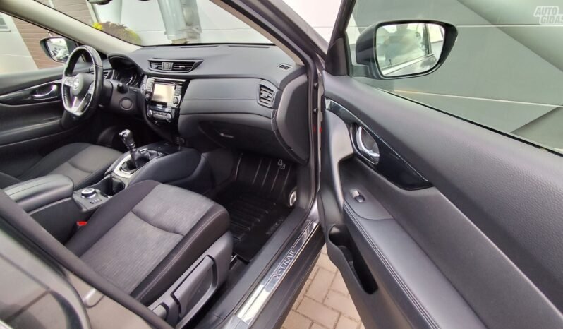Nissan X-Trail pilnas