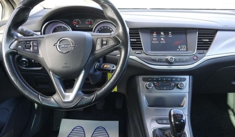Opel Astra pilnas