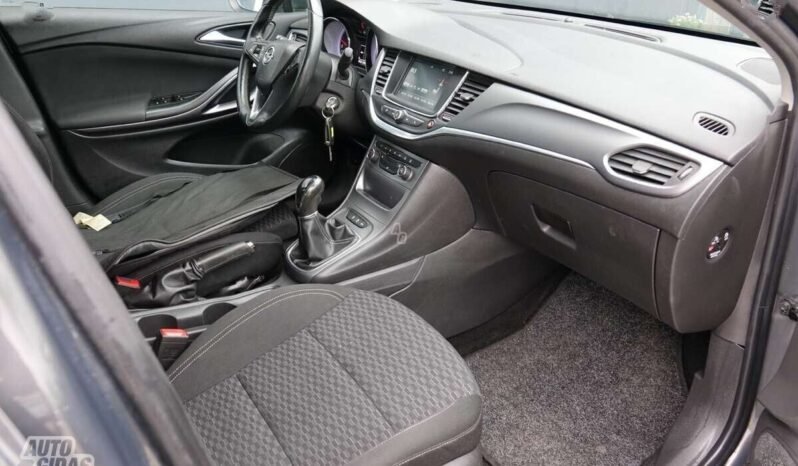 Opel Astra pilnas