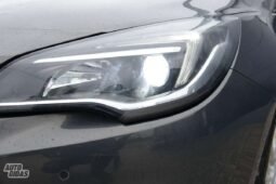 Opel Astra pilnas