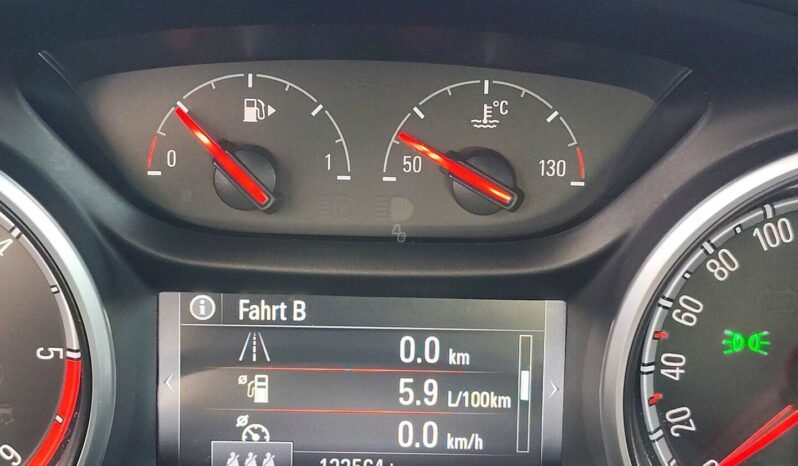 Opel Astra pilnas