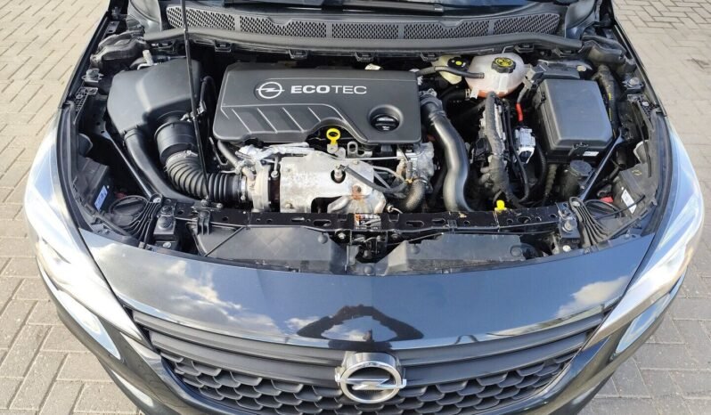 Opel Astra pilnas