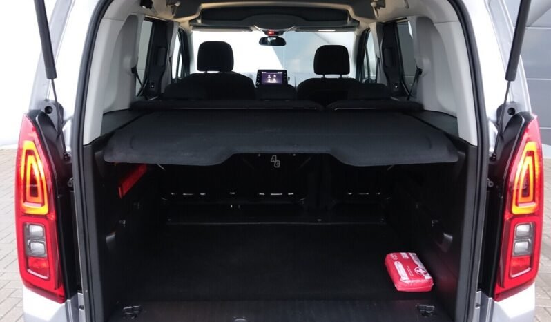 Opel Combo pilnas