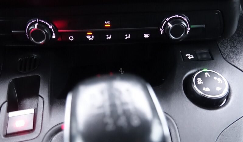 Opel Combo pilnas