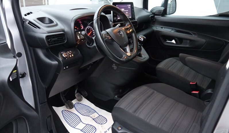 Opel Combo pilnas