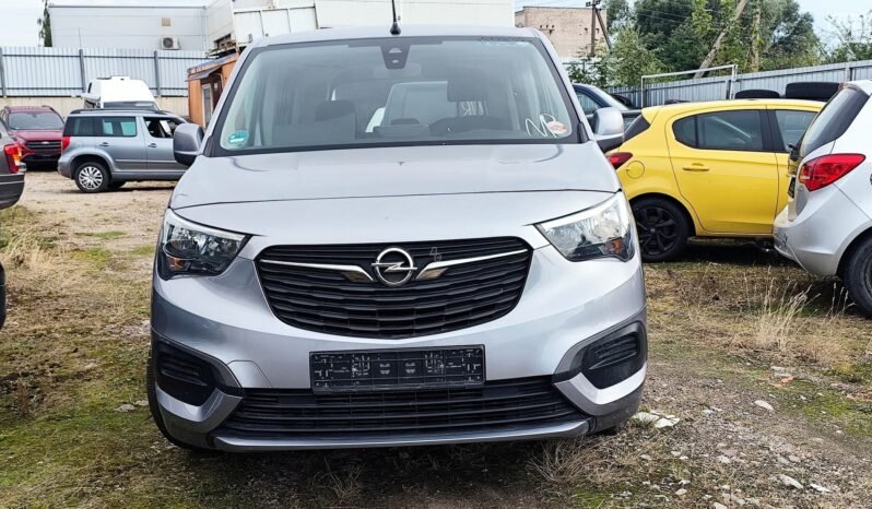Opel Combo pilnas