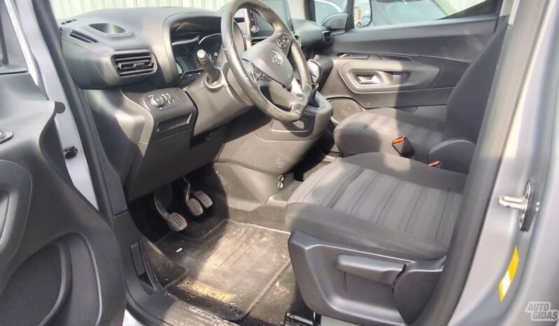 Opel Combo pilnas