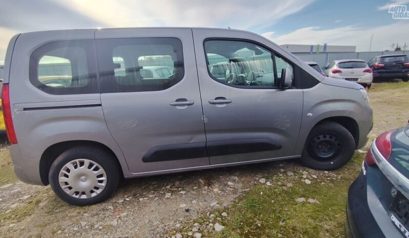 Opel Combo pilnas