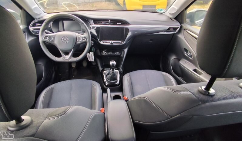 Opel Corsa pilnas