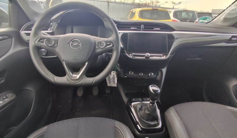 Opel Corsa pilnas